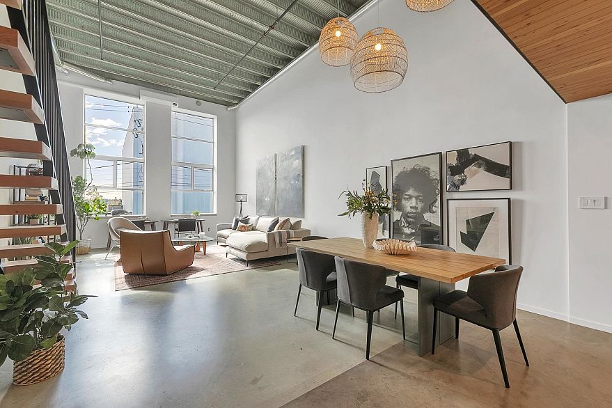 215 1220 E Pender Street