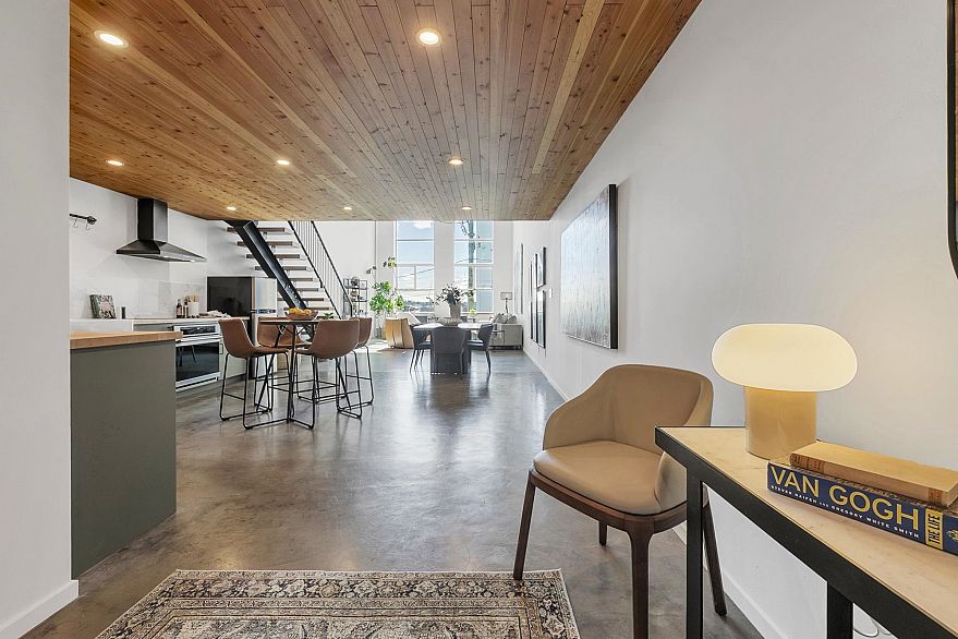 215 1220 E Pender Street