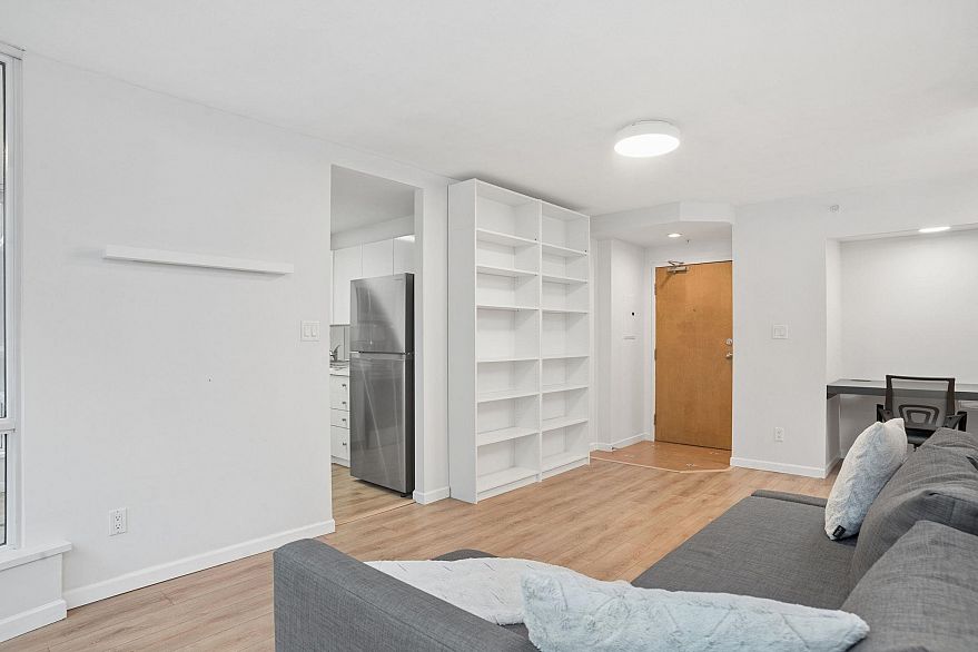 2208 1166 Melville Street