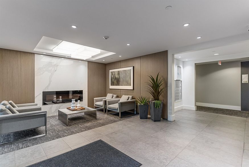 608 6677 Cambie Street