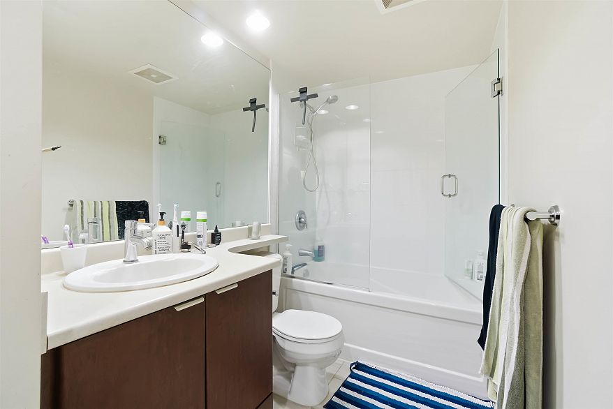 1701 1001 Richards Street