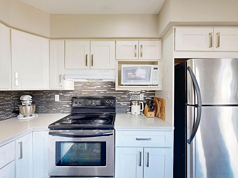 307 865 W 15th Avenue