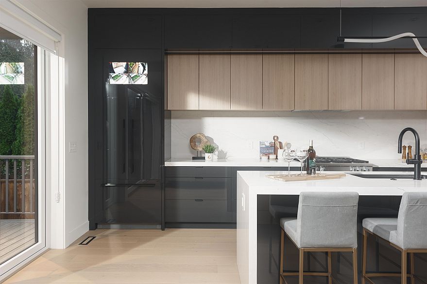 2 3232 W 38th Avenue