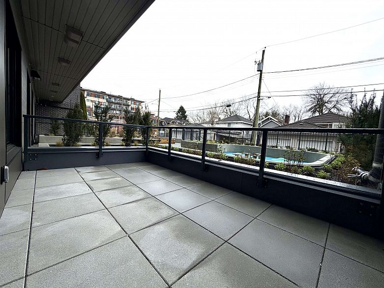 105 2268 E Broadway Street