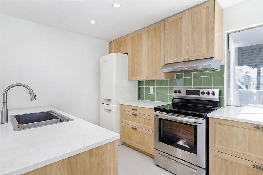 401 1345 W 4th Avenue