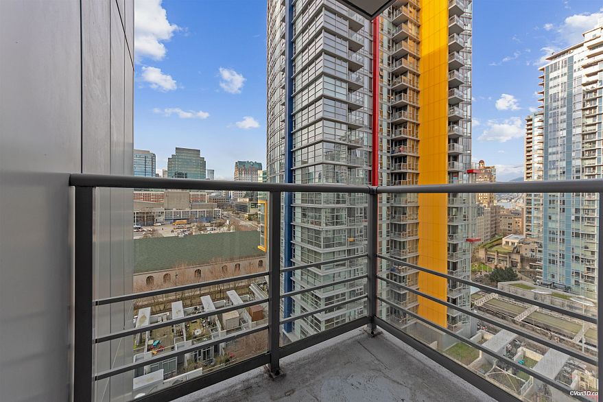 1209 131 Regiment Square