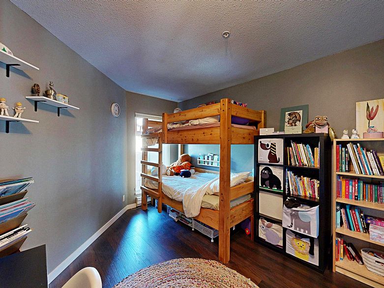 307 865 W 15th Avenue