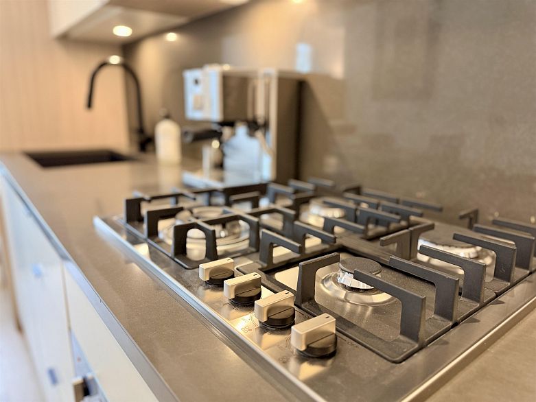 105 2268 E Broadway Street