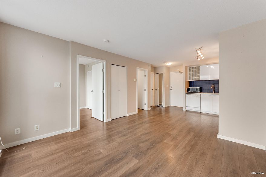 1209 131 Regiment Square