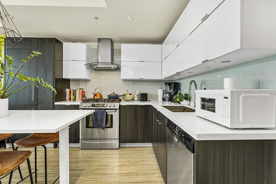 1604 1775 Quebec Street