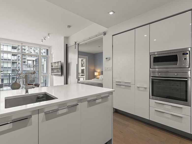 510 108 E 1st Avenue