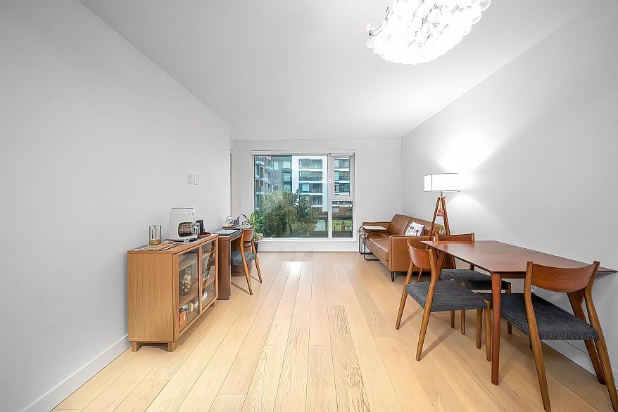 311 7228 Adera Street