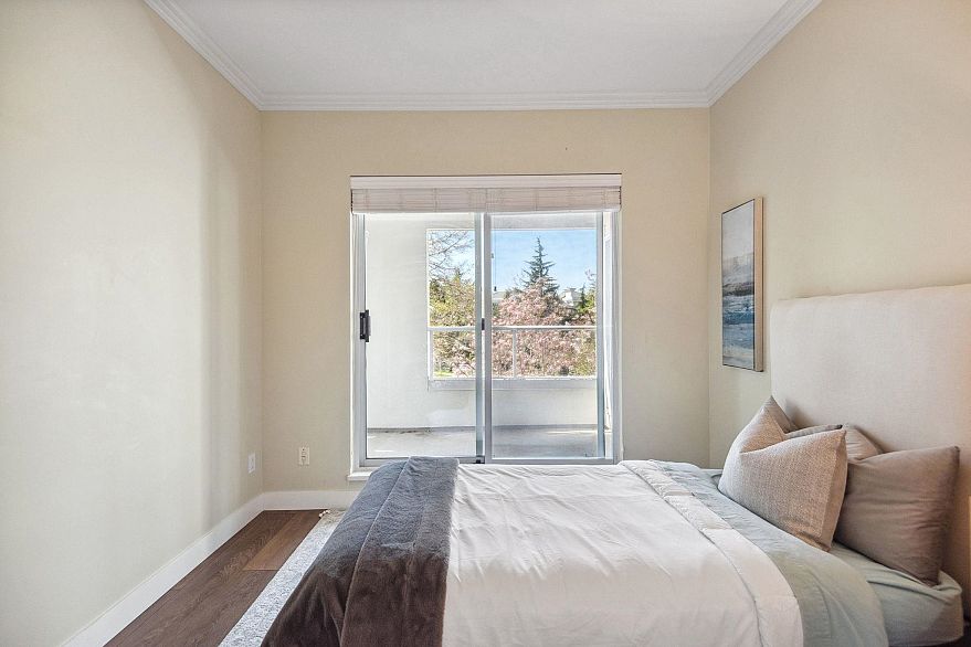 216 5735 Hampton Place