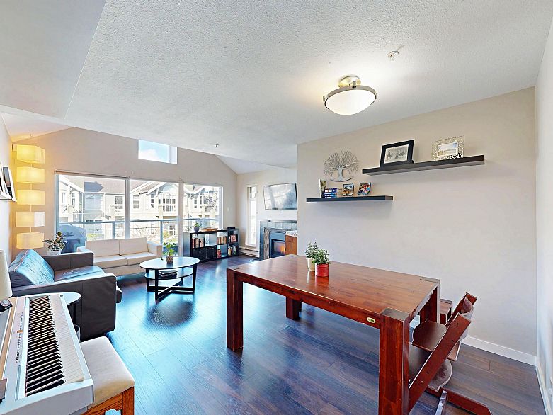 307 865 W 15th Avenue