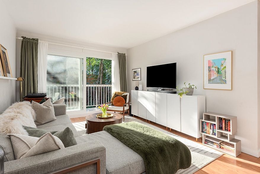 809 756 Great Northern Way