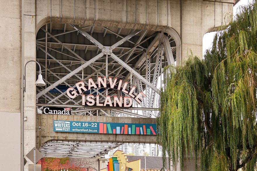 401 1345 W 4th Avenue