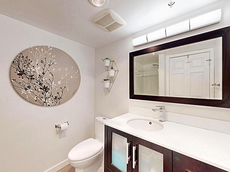 307 865 W 15th Avenue