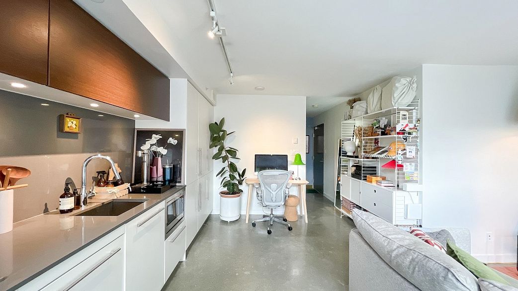 310 150 E Cordova Street