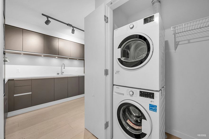 317 180 E 2nd Avenue