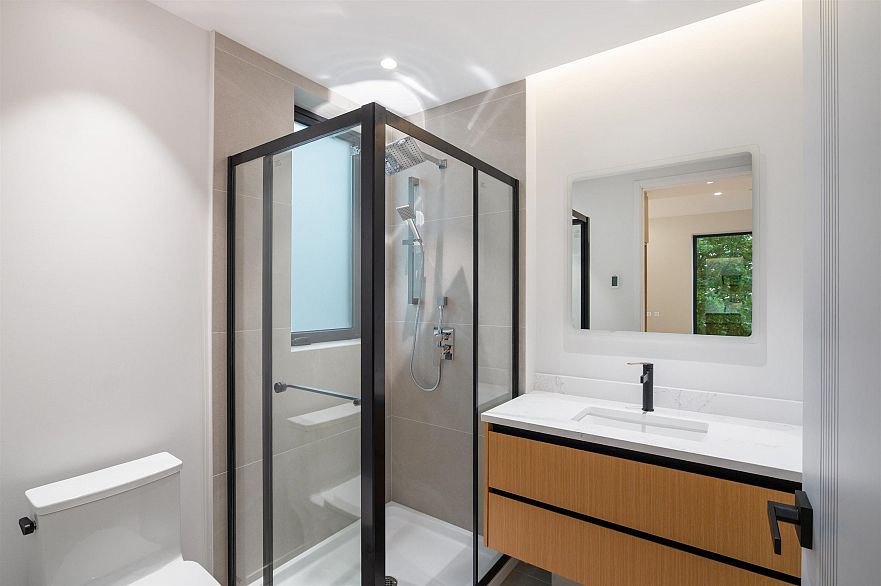 1 1595 W 66th Avenue