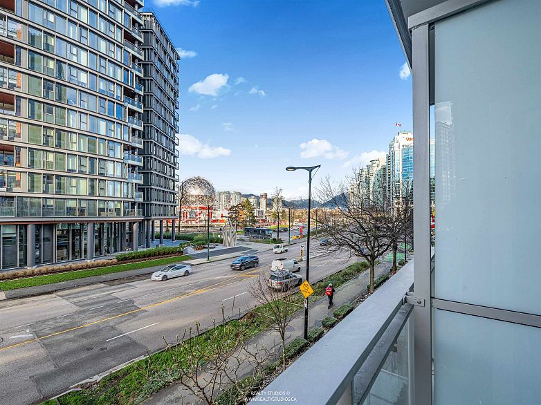 306 1618 Quebec Street