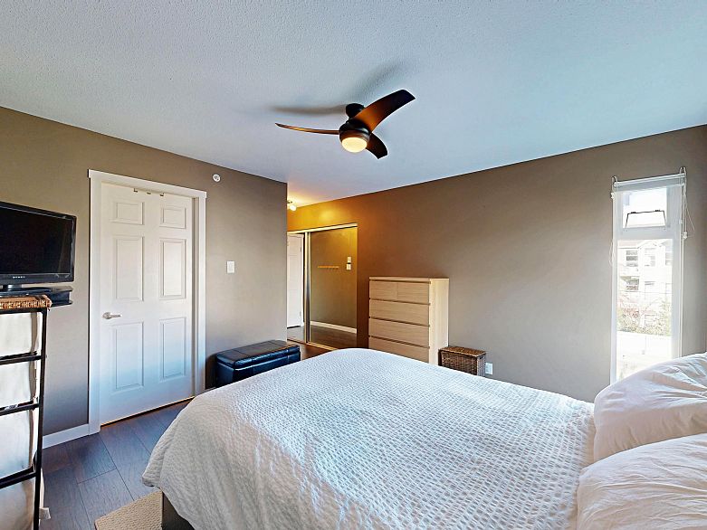 307 865 W 15th Avenue