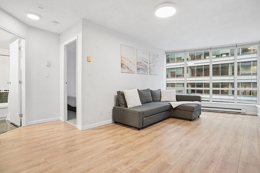 2208 1166 Melville Street