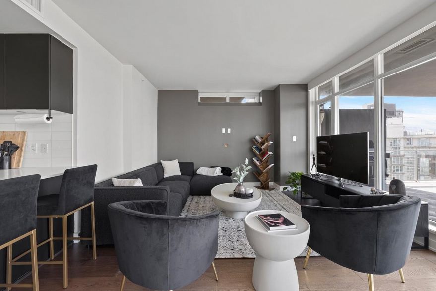 2601 1372 Seymour Street