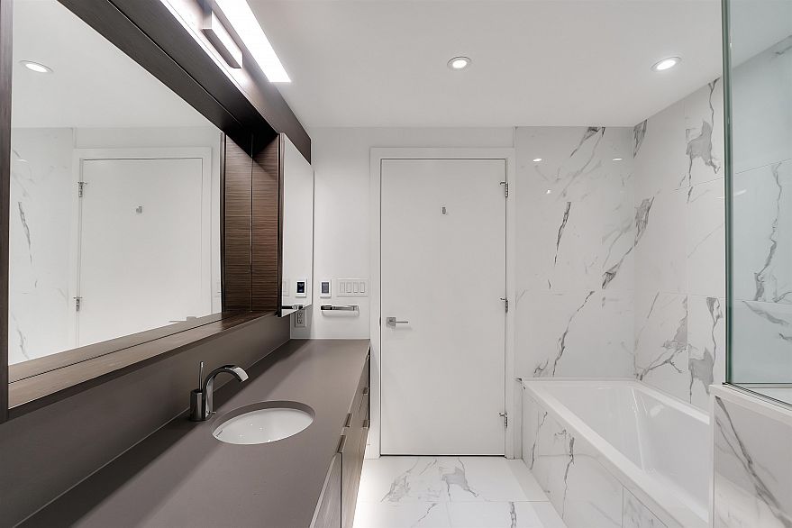 102 1688 Pullman Porter Street