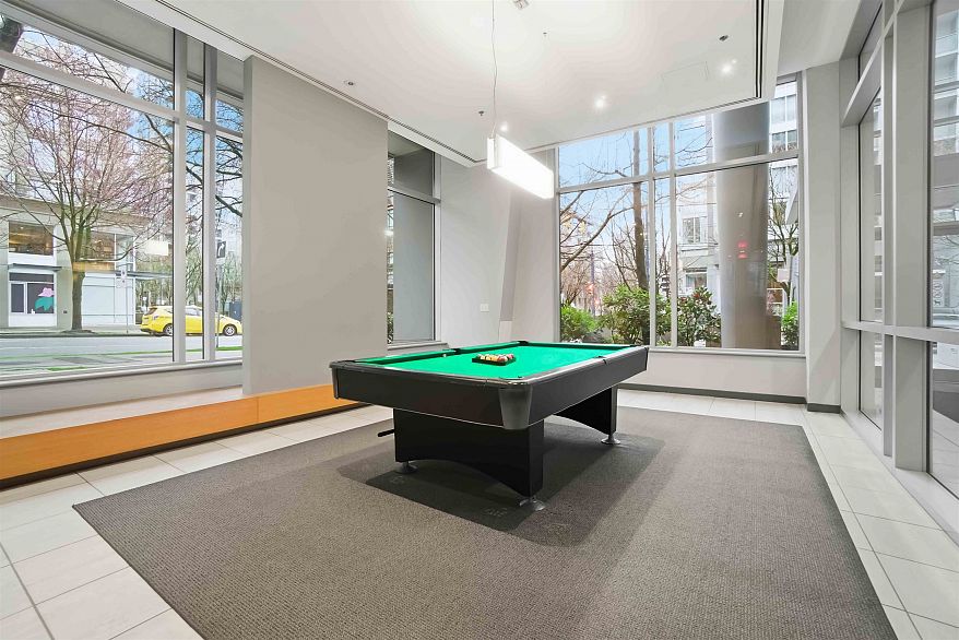 1701 1001 Richards Street