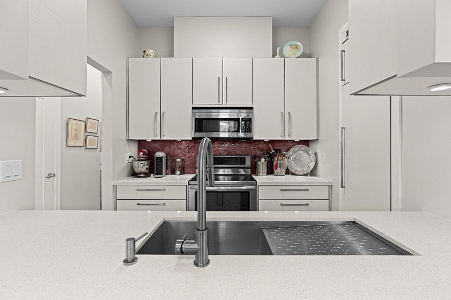 106 1928 Nelson Street