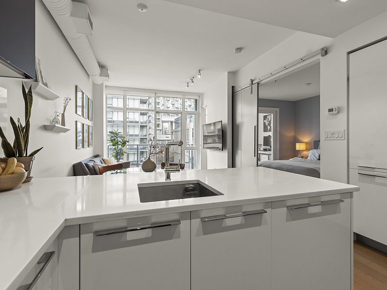 510 108 E 1st Avenue