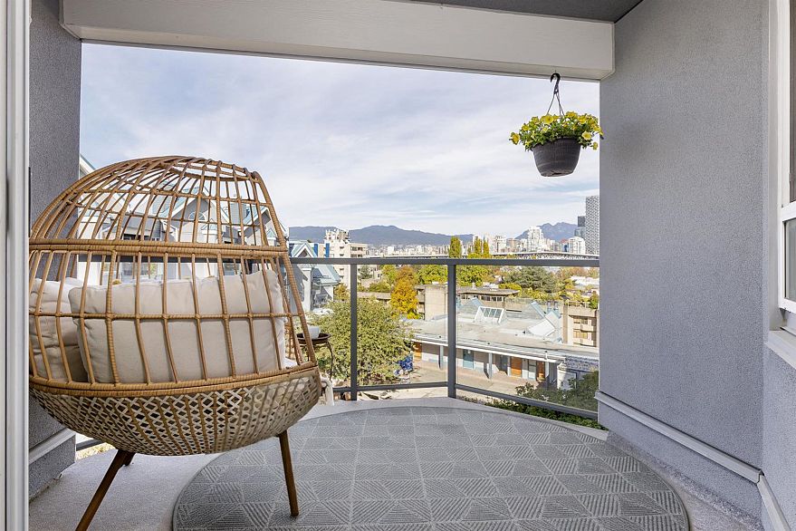 401 1345 W 4th Avenue