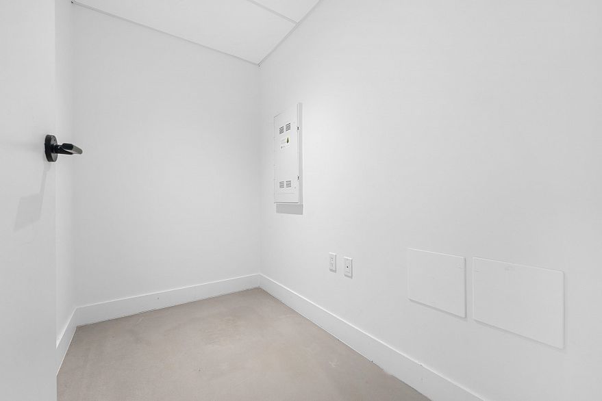 1105 3996 Dumfries Street