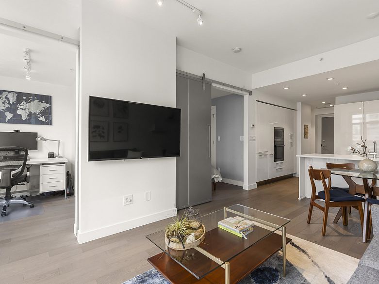 510 108 E 1st Avenue