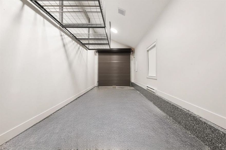 2 2637 W 12th Avenue