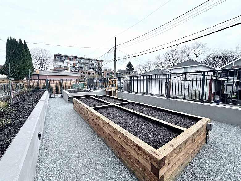 105 2268 E Broadway Street