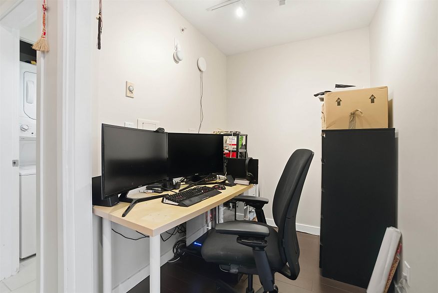 1701 1001 Richards Street