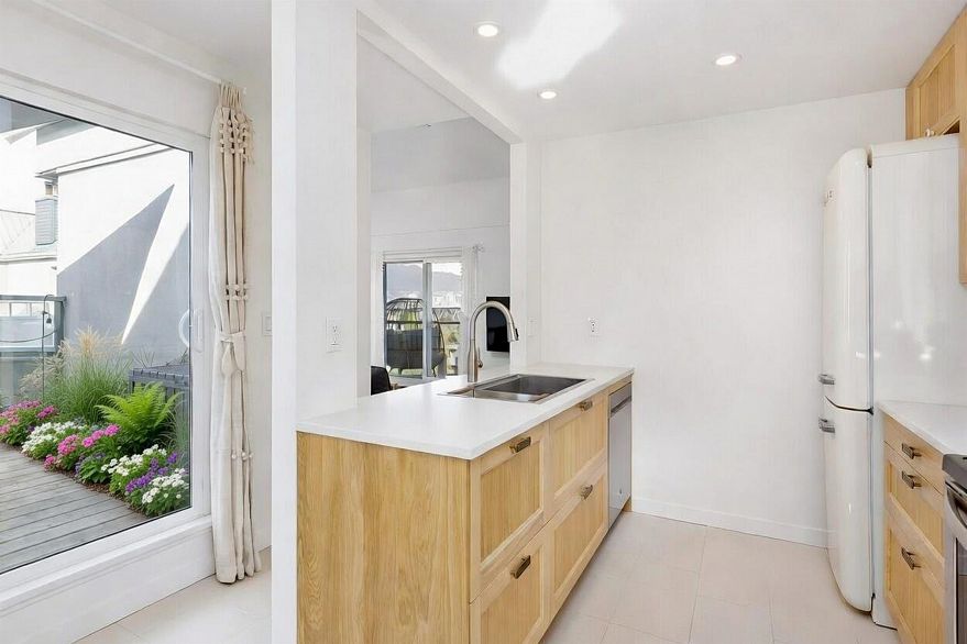 401 1345 W 4th Avenue