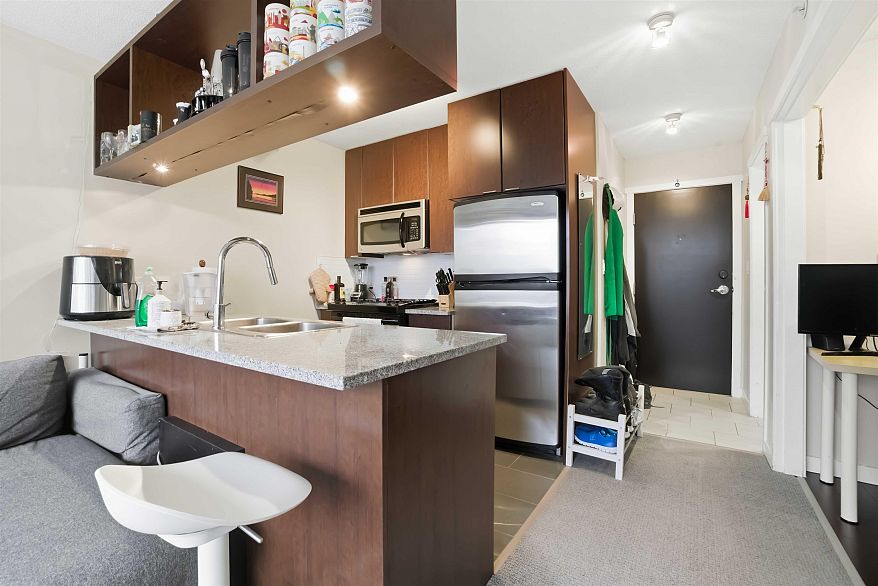 1701 1001 Richards Street