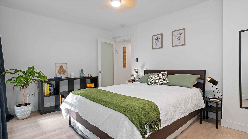 318 1345 W 15th Avenue