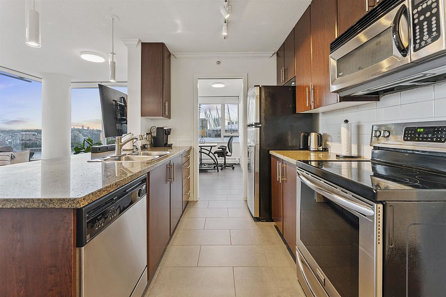 1802 688 Abbott Street