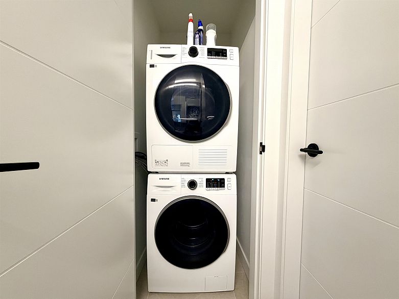 105 2268 E Broadway Street