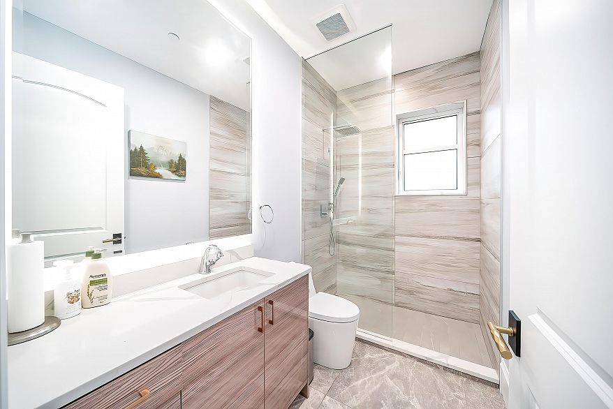 1 4085 W 41st Avenue