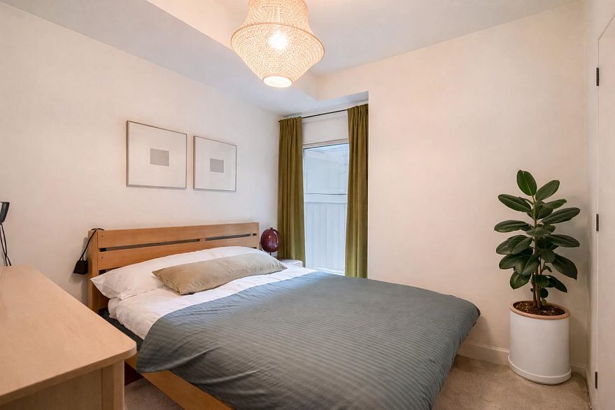 310 150 E Cordova Street