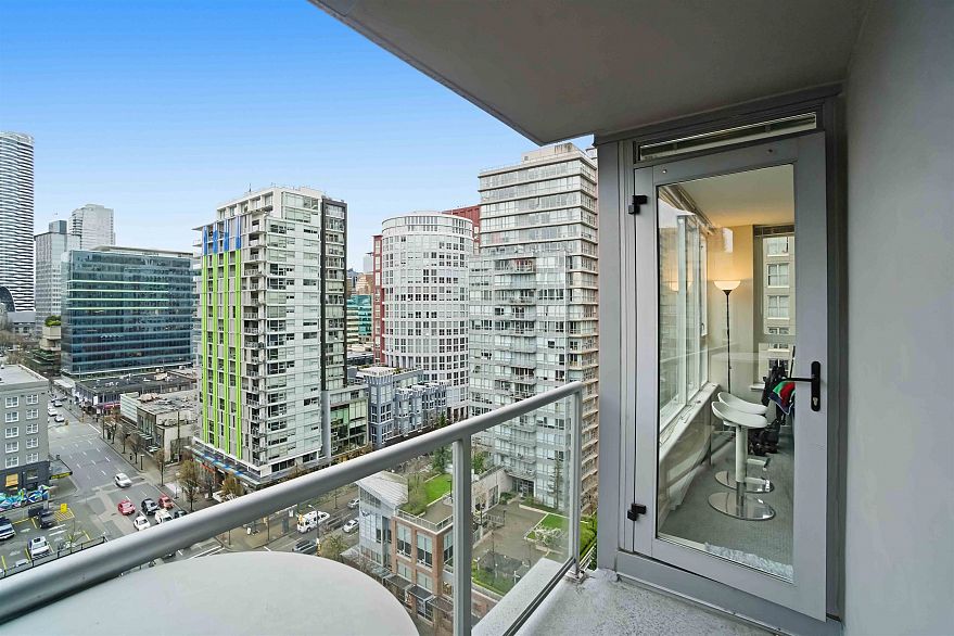 1701 1001 Richards Street