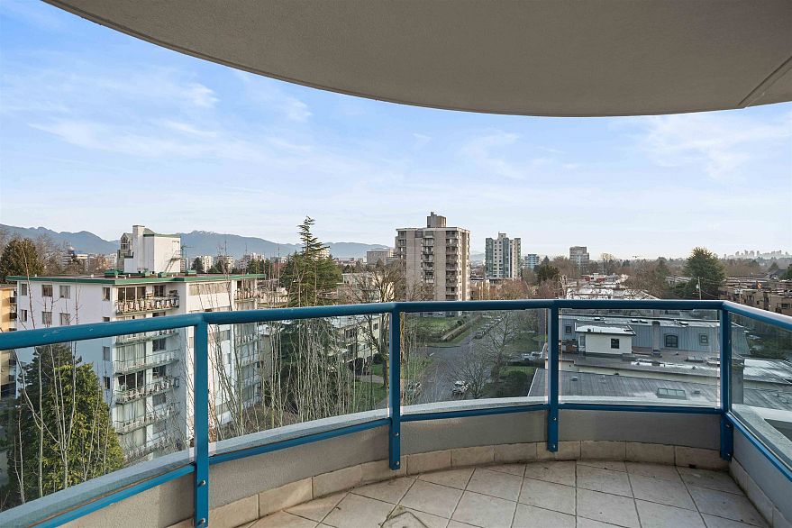 8 1350 W 14th Avenue