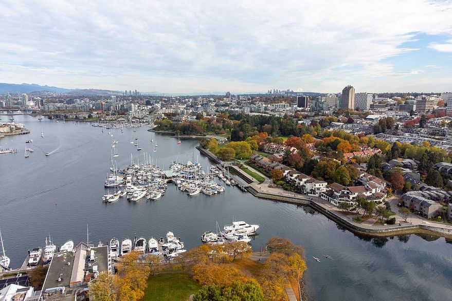 401 1345 W 4th Avenue