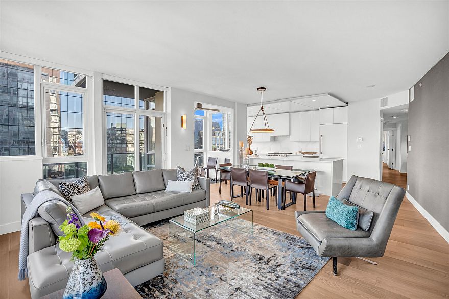 3403 1189 Melville Street