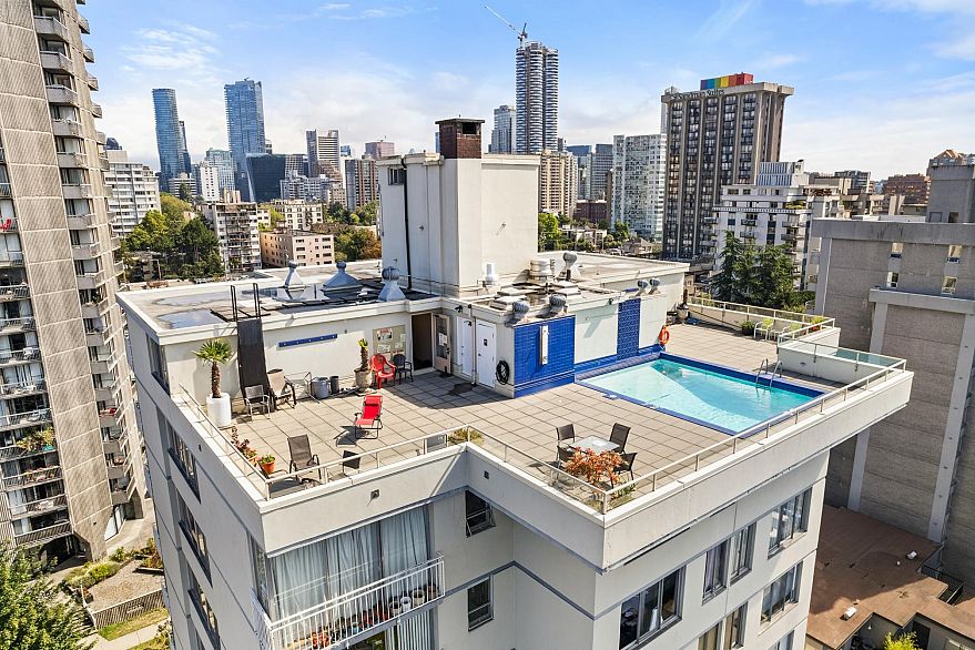 806 1250 Burnaby Street